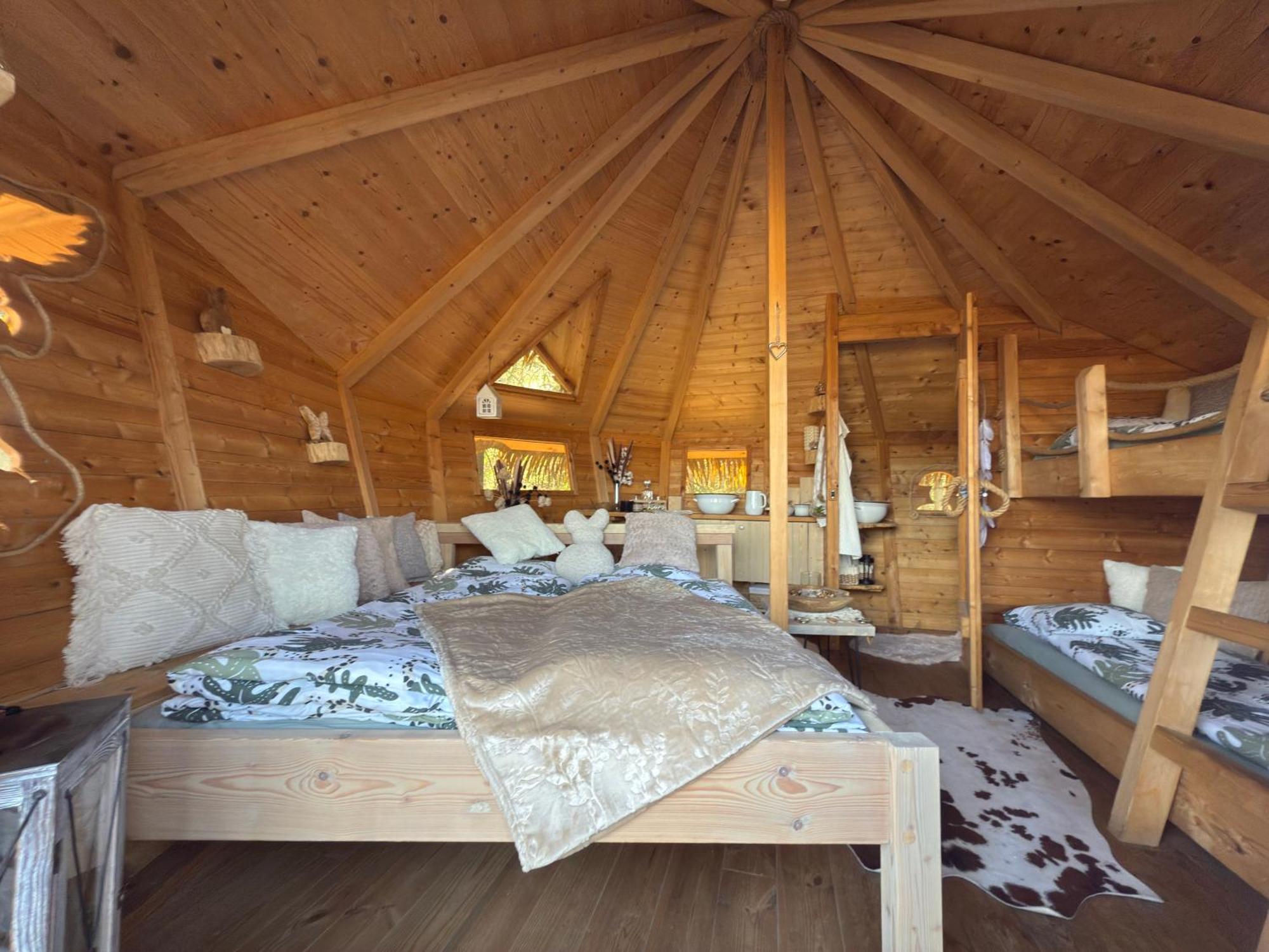 Hotel Treehouse U Rybnika Osecna Esterno foto