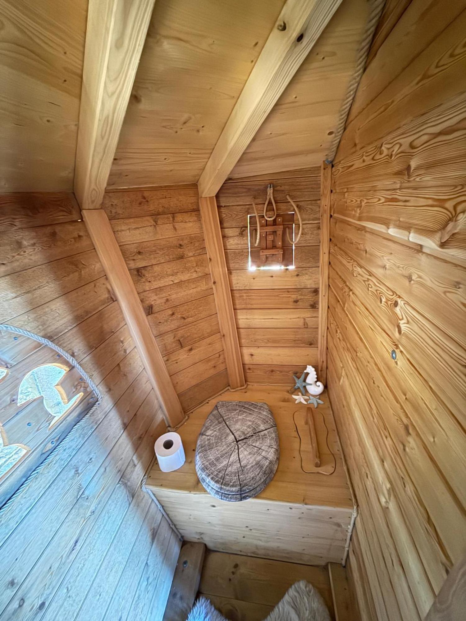 Hotel Treehouse U Rybnika Osecna Esterno foto