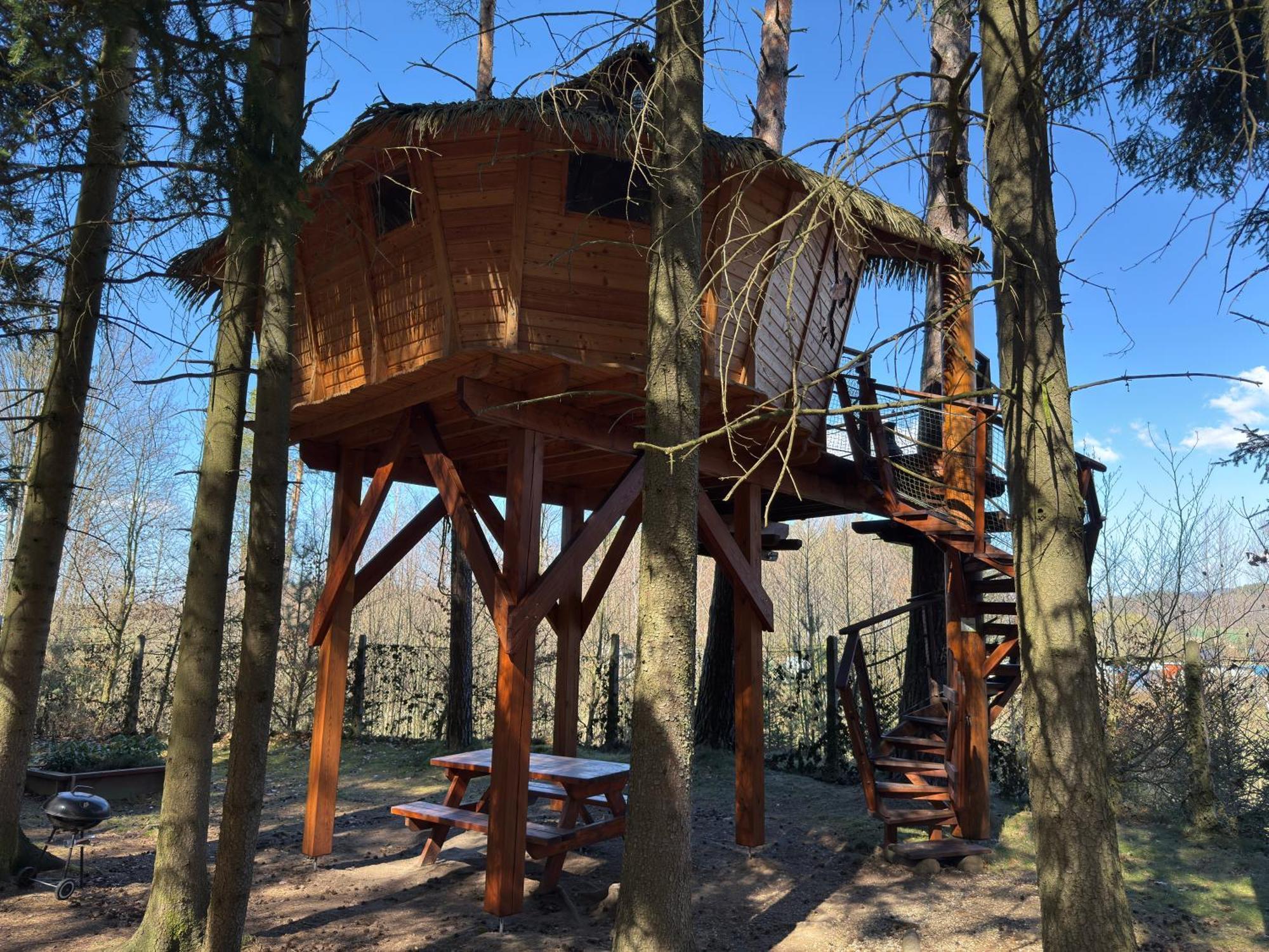 Hotel Treehouse U Rybnika Osecna Esterno foto